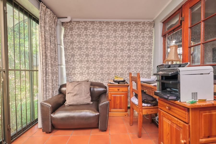 3 Bedroom Property for Sale in Uitzicht Western Cape